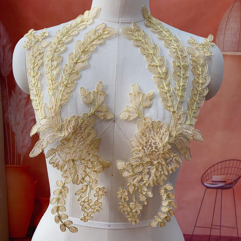 Craft Embellishment - Ribete de Encaje Dorado para Manualidades